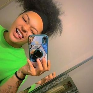 Meet your Posher, Ebony